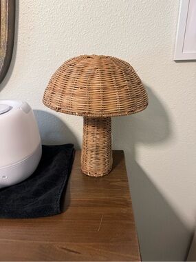 Magnolia Rattan Mushroom Table Lamp